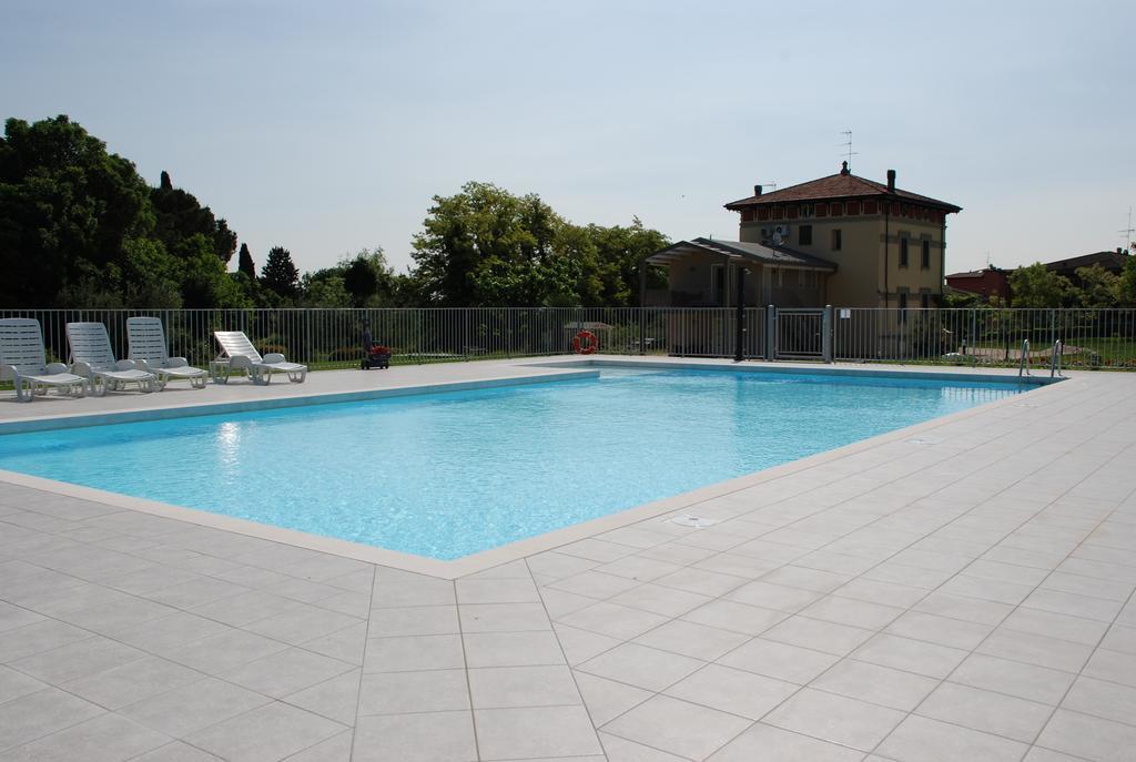 Villaggio Esmera 代森扎诺-德尔加达 外观 照片