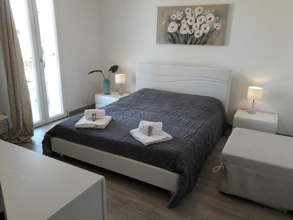 Villaggio Esmera 代森扎诺-德尔加达 外观 照片